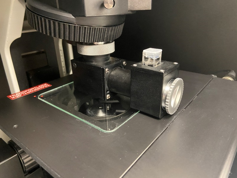 RMS1000 fitted with cuvette holder used for edible oil adulteration detection.